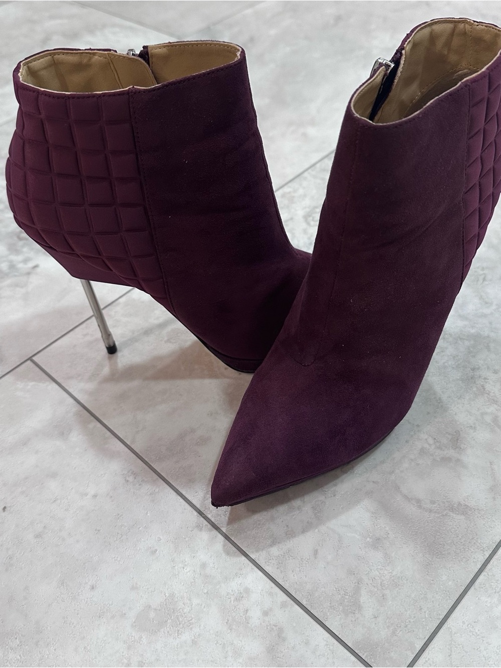GX Gwen Stefani Women's Pointed Toe Burgundy Ankle Boots w/ silver heel Size 8